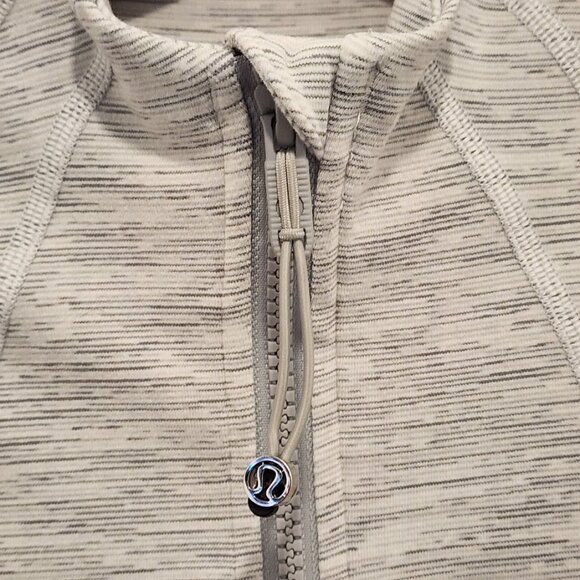 Lululemon Define Jacket Women's Size 6 Light Gray We Are From Space Pattern - Picture 5 of 13